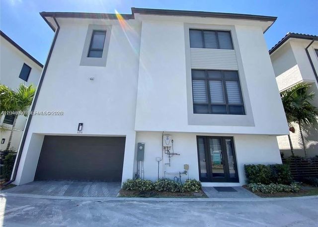 8256 NW 48th ter, Doral, FL 33166