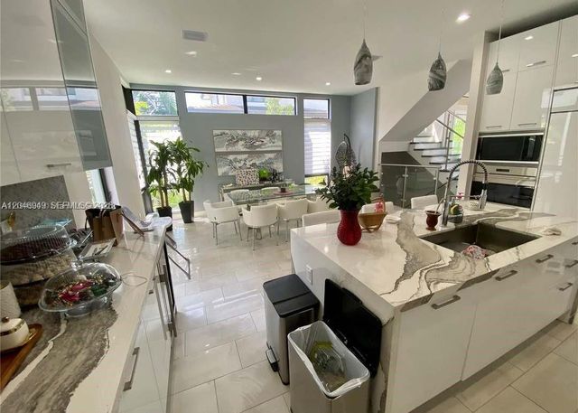 8256 NW 48th ter, Doral, FL 33166