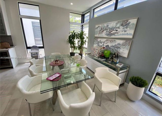 8256 NW 48th ter, Doral, FL 33166