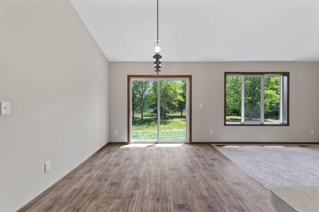 520 Lois Lane, Lino Lakes, MN 55014