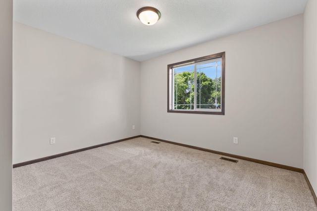 520 Lois Lane, Lino Lakes, MN 55014