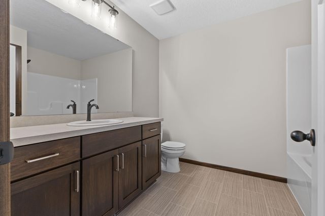 520 Lois Lane, Lino Lakes, MN 55014