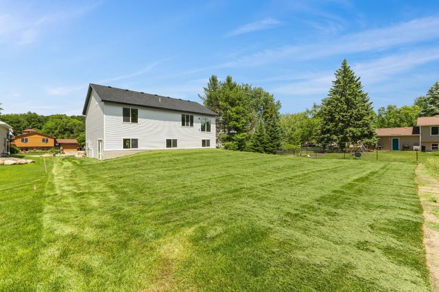 520 Lois Lane, Lino Lakes, MN 55014