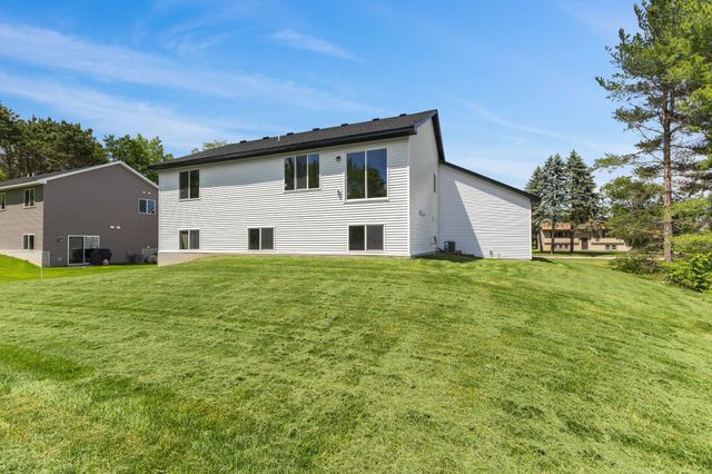 520 Lois Lane, Lino Lakes, MN 55014