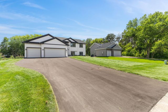 520 Lois Lane, Lino Lakes, MN 55014
