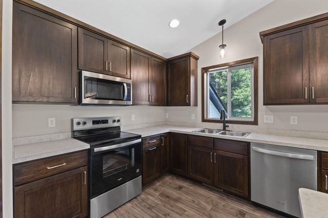 520 Lois Lane, Lino Lakes, MN 55014