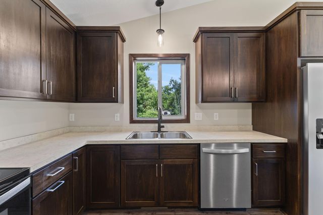 520 Lois Lane, Lino Lakes, MN 55014
