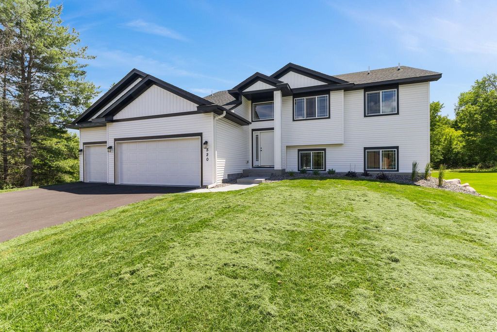 520 Lois Lane, Lino Lakes, MN 55014 — photo 2
