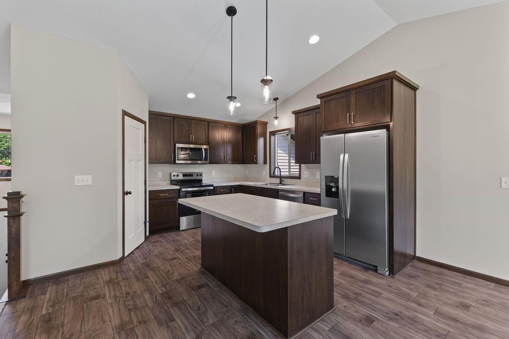 520 Lois Lane, Lino Lakes, MN 55014 — photo 5