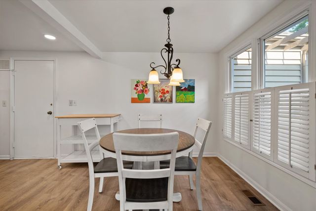 55 Whittington Course, St. Charles, IL 60174