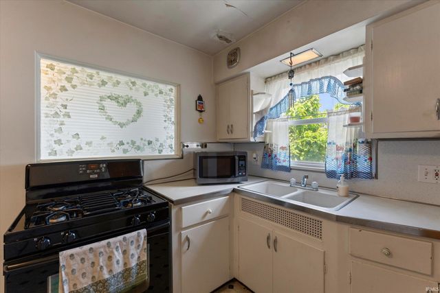 3317 Mishawaka Avenue, South Bend, IN 46615