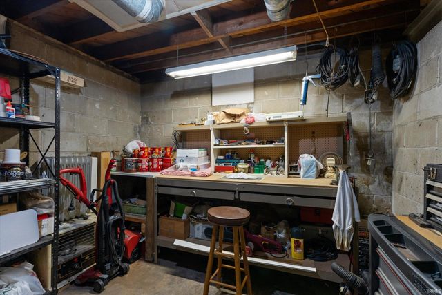3317 Mishawaka Avenue, South Bend, IN 46615