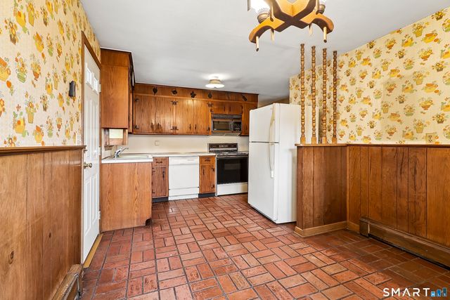 81 Shoreham Terrace, Fairfield, CT 06824