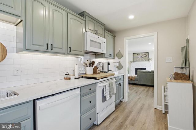 2948 HILLSIDE RD, Broomall, PA 19008