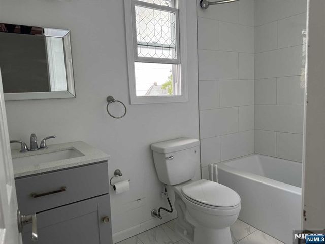 143 W 2nd Street 2, Clifton, NJ 07011