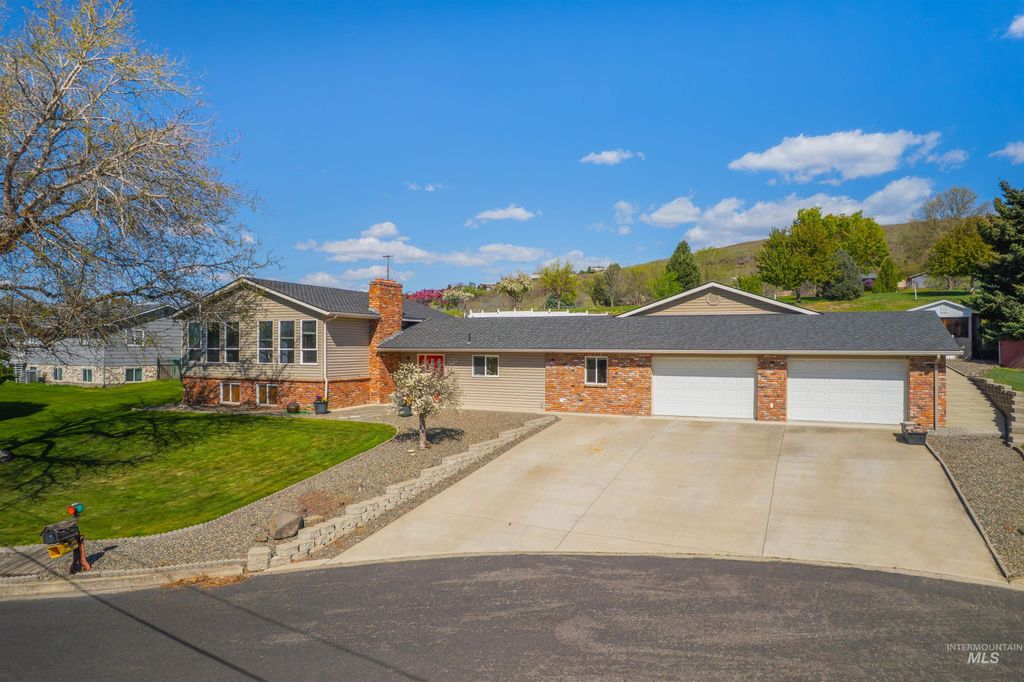 3413 Bluebird Circle, Lewiston, ID 83501