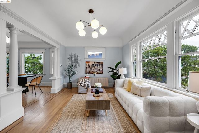 345 49th Street, Oakland, CA 94609