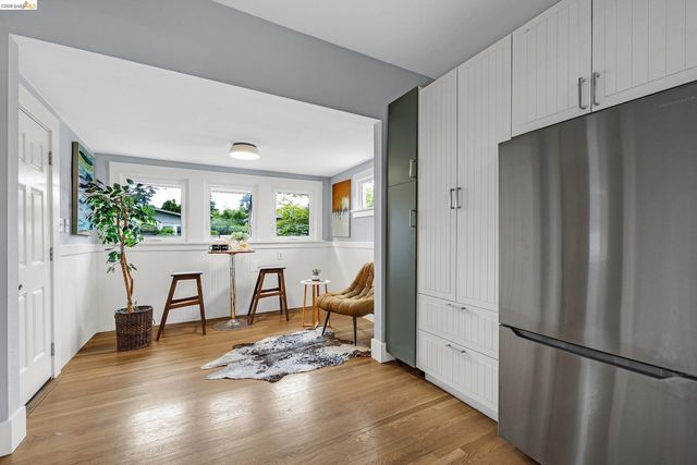 345 49th Street, Oakland, CA 94609