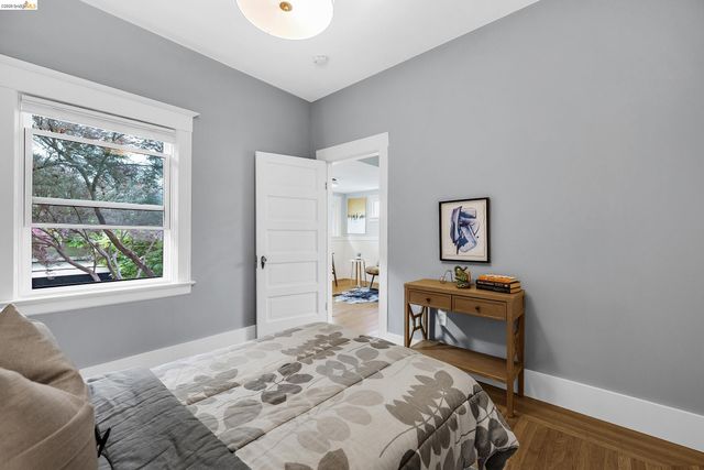 345 49th Street, Oakland, CA 94609