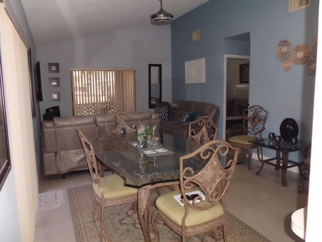 5255 Mendoza Street, West Palm Beach, FL 33415