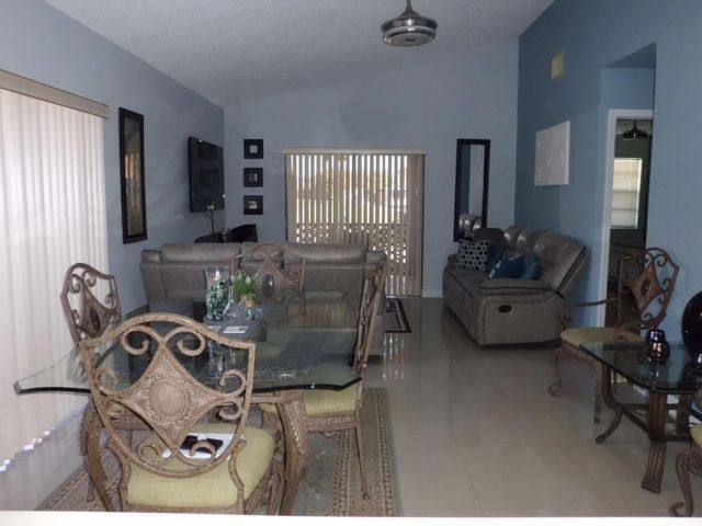 5255 Mendoza Street, West Palm Beach, FL 33415