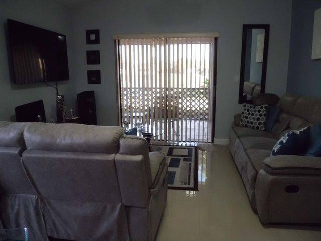 5255 Mendoza Street, West Palm Beach, FL 33415