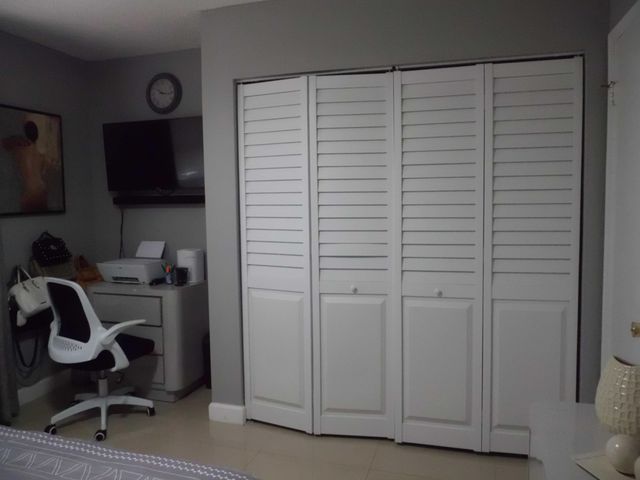 5255 Mendoza Street, West Palm Beach, FL 33415