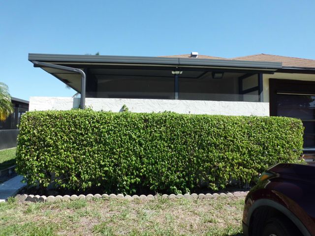 5255 Mendoza Street, West Palm Beach, FL 33415