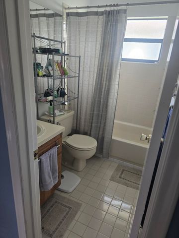 5255 Mendoza Street, West Palm Beach, FL 33415