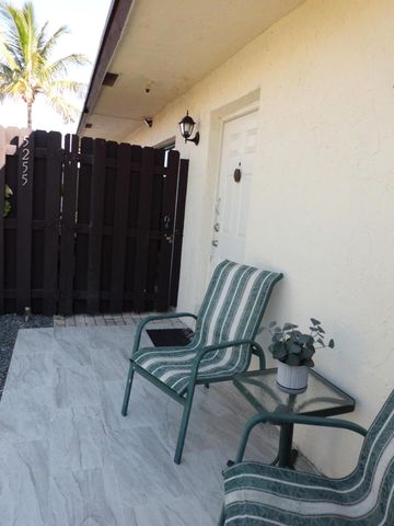 5255 Mendoza Street, West Palm Beach, FL 33415