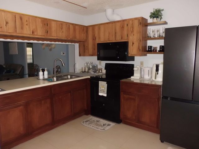 5255 Mendoza Street, West Palm Beach, FL 33415