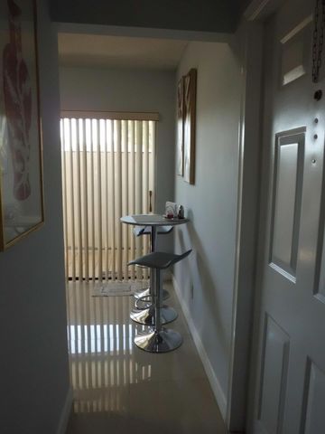 5255 Mendoza Street, West Palm Beach, FL 33415