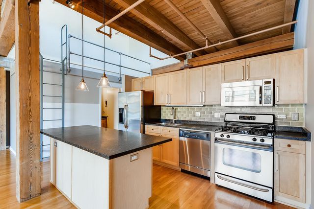 333 S Desplaines Street 704, Chicago, IL 60661