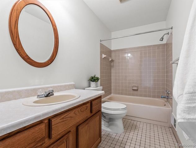 19557 Cardene Way 53, Northville, MI 48167
