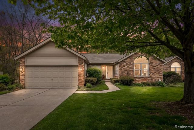 19557 Cardene Way 53, Northville, MI 48167
