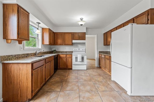19557 Cardene Way 53, Northville, MI 48167
