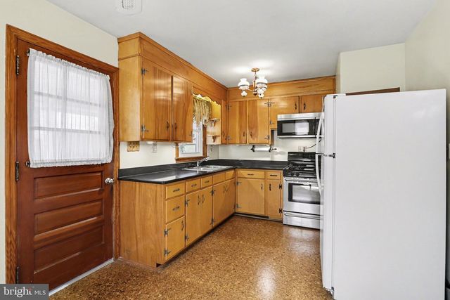 932 E WALNUT ST, Hanover, PA 17331