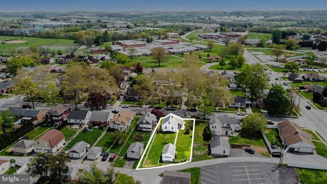 932 E WALNUT ST, Hanover, PA 17331