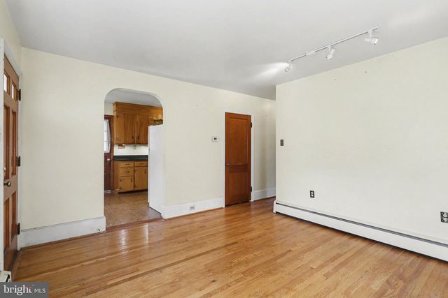 932 E WALNUT ST, Hanover, PA 17331