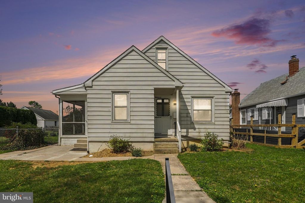 932 E WALNUT ST, Hanover, PA 17331