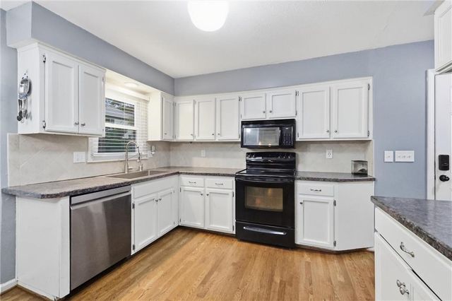 10246 Hauser Street, Lenexa, KS 66215