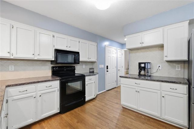 10246 Hauser Street, Lenexa, KS 66215