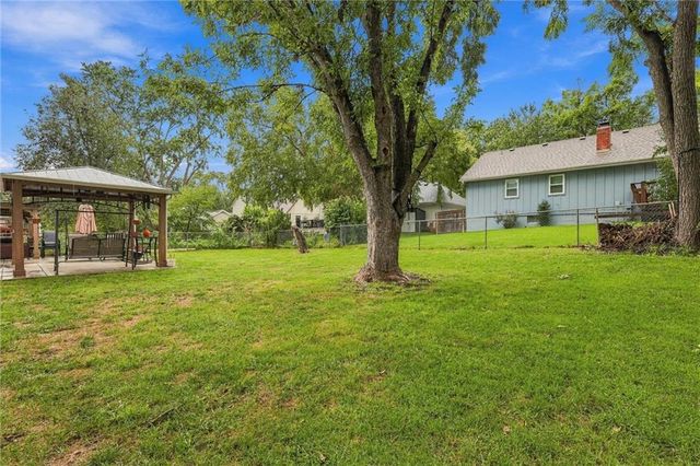 10246 Hauser Street, Lenexa, KS 66215