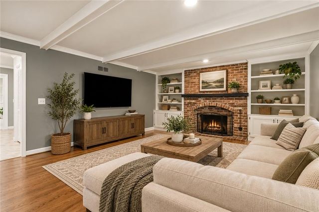 10246 Hauser Street, Lenexa, KS 66215