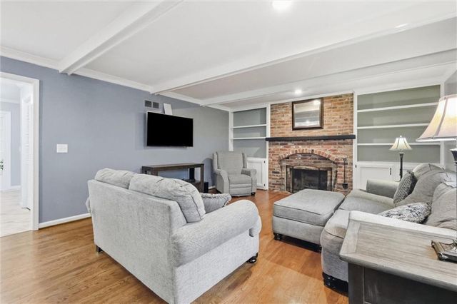 10246 Hauser Street, Lenexa, KS 66215