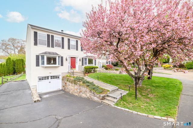 5 Lacey Lane, Norwalk, CT 06854