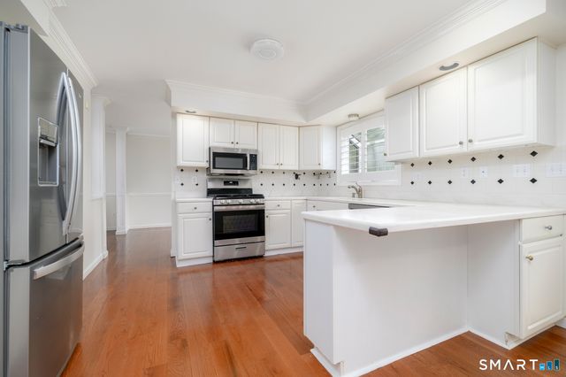 5 Lacey Lane, Norwalk, CT 06854