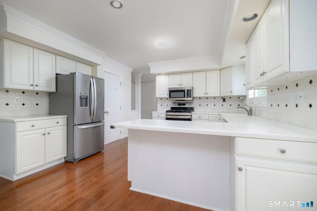 5 Lacey Lane, Norwalk, CT 06854