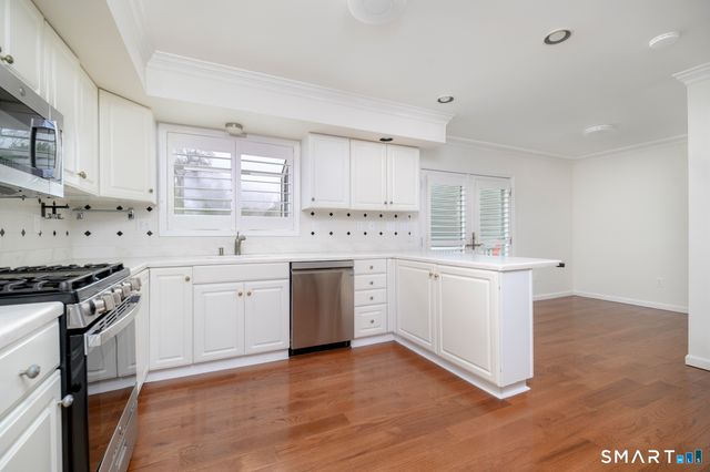 5 Lacey Lane, Norwalk, CT 06854