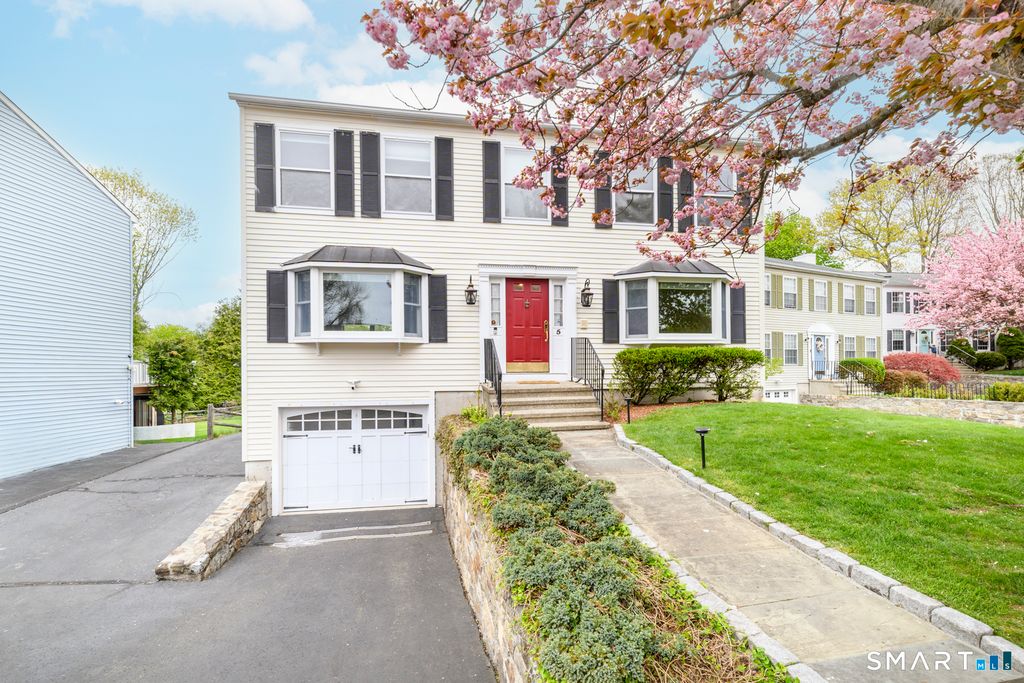 5 Lacey Lane, Norwalk, CT 06854
